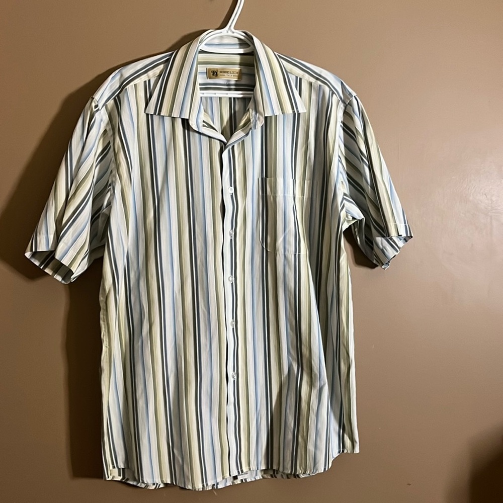 😄Striped dress shirt made in Italy. B7